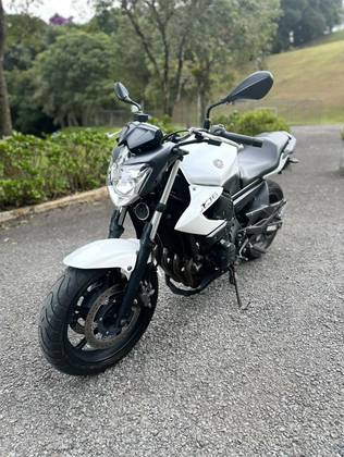 YAMAHA XJ6 N 
